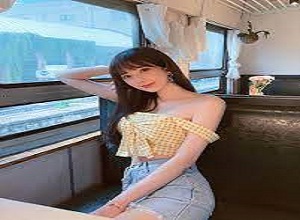 Hot girl có vẻ đẹp thơ ngây 'gây sốt' vì càng kiệm son phấn càng xinh